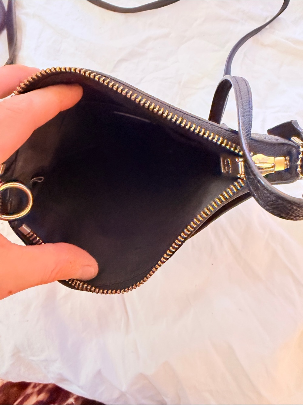 Coach Black Leather Crossbody Bag Pebbled Leather Zip Top (Needs Strap Repair) - Picture 3 of 4